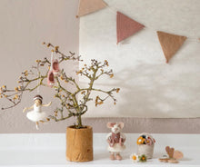 Load image into Gallery viewer, Gry & Sif - Ballerina Mouse Small White