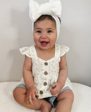 Load image into Gallery viewer, Aster & Oak - Sofia Floral Button Top