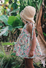 Load image into Gallery viewer, Illoura - Crochet Hat - Mango Stripe