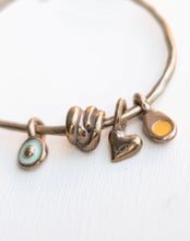Load image into Gallery viewer, Pesci Che Volano - Cuoricino Charm