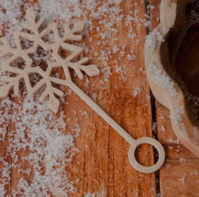 Load image into Gallery viewer, Kinfolk Pantry - Snowflake Bubble Wand - Eco Sensory Toy