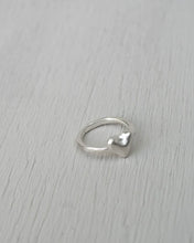Load image into Gallery viewer, Pesci Che Volano - Cuore Rosso Heart Silver Ring