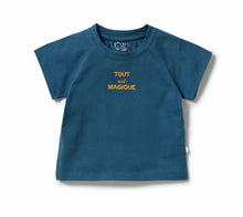 Load image into Gallery viewer, Wilson & Frenchy - TOUT EST MAGIQUE - Organic Tee