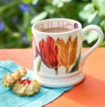 Load image into Gallery viewer, Emma Bridgewater - Tulips 1/2 Pint Mug