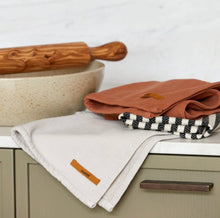 Load image into Gallery viewer, Saarde - Vintage Wash Tea Towel - Clay