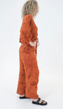 Load image into Gallery viewer, Amira - Harper Print Rust Pants
