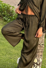 Load image into Gallery viewer, Amira - Harper Khaki Satin Straight Leg Pant
