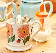 Load image into Gallery viewer, Emma Bridgewater - Dahlia 1/2 Pint Mug
