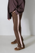 Load image into Gallery viewer, Tiny Trove - Women&#39;s Benny Cotton Racer Pants - Chocolate/Pink
