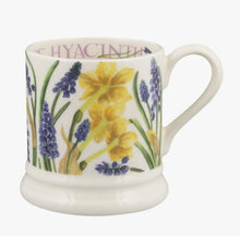 Load image into Gallery viewer, Emma Bridgewater - Flowers Tete - A - Tete &amp; Grape Hyacinth 1/2 Pint Mug
