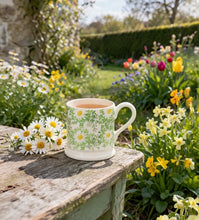 Load image into Gallery viewer, Emma Bridgewater - Green Daisy Fields 1/2 Pint Mug

