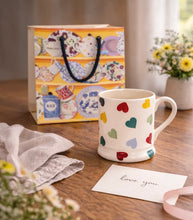 Load image into Gallery viewer, Emma Bridgewater - Polka Hearts 1/2 Pint Mug
