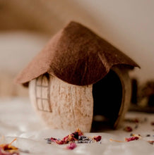 Load image into Gallery viewer, Q Toys - Coco Gnome House
