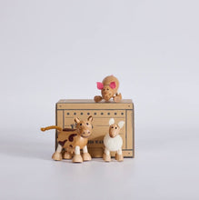 Load image into Gallery viewer, Anamalz - Barnfields Mini Crate – Cow, Pig, Sheep
