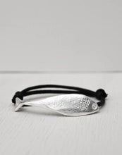 Load image into Gallery viewer, Pesci Che Volano - Cefalo Silver Fish Bracelet
