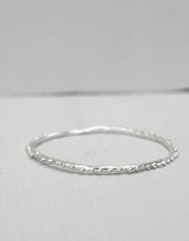 Load image into Gallery viewer, Pesci Che Volano - Granello Silver Plated Bracelet
