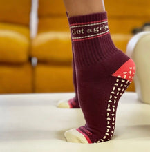 Load image into Gallery viewer, Banabae - Get A Grip Ladies Grip Socks - Wine/Pink
