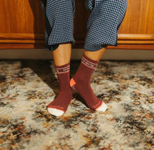 Load image into Gallery viewer, Banabae - Get A Grip Ladies Grip Socks - Wine/Pink
