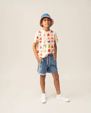 Load image into Gallery viewer, Das Ist Maurice - T-Shirt | Fruit Punch
