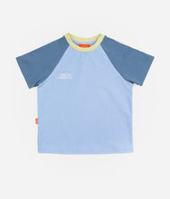Load image into Gallery viewer, Das Ist Maurice - Raglan T-Shirt | Skyblue
